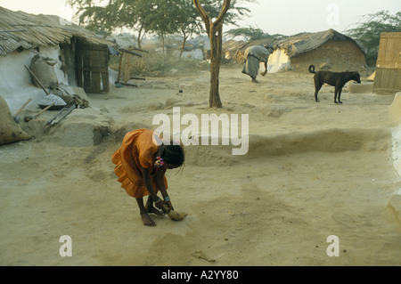 geklebte Arbeit Sklaverei Kind Arbeits-Sarujkund Steinbrüche in der Nähe von Delhi Indien 1991 Stockfoto