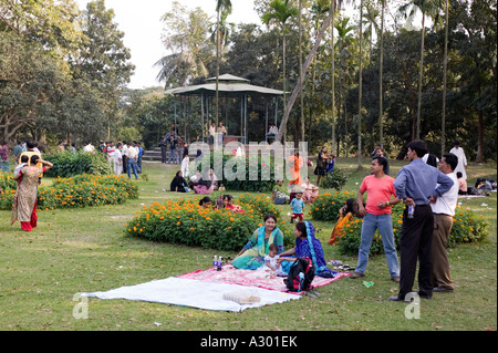 Mittelklasse-Bangladescher genießen den Tag in Sonargoan Bangladesch Stockfoto