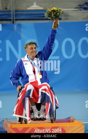 Peter Norfolk von Großbritannien mit seiner Goldmedaille für Männer s singles Quad Rollstuhl-Tennis-Turnier in Athen 200 Stockfoto