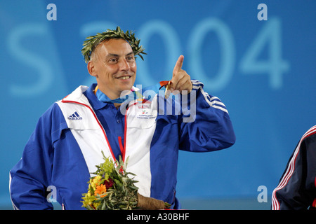 Peter Norfolk von Großbritannien mit seiner Goldmedaille für Männer s singles Quad Rollstuhl-Tennis-Turnier in Athen 200 Stockfoto