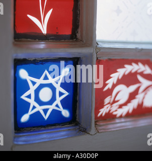 Buntglas-Fenster Schmerzen in Tür Stockfoto