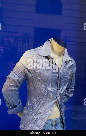 Schaufenster in Milans Modeviertel um via Spiga, Mailand Stockfoto