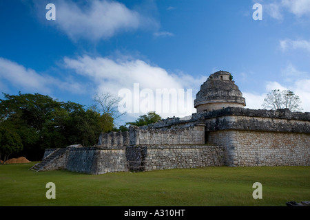 El Caracol der Sternwarte an der zerstörten Maya-Stadt Chichen Itza in Mexiko Stockfoto
