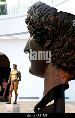 Die riesigen Bronzekopf des Kaisers Konstantin im Museo Capitolini Rom Italien Stockfoto