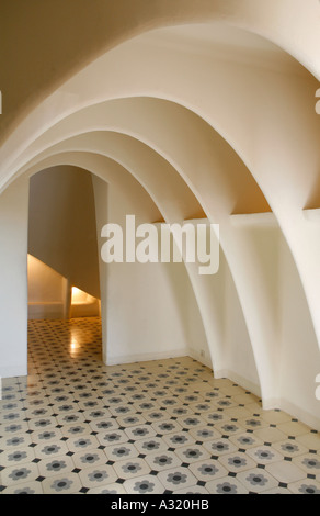 Gewölbte Mansarde in der Casa Batllo, Barcelona Stockfoto