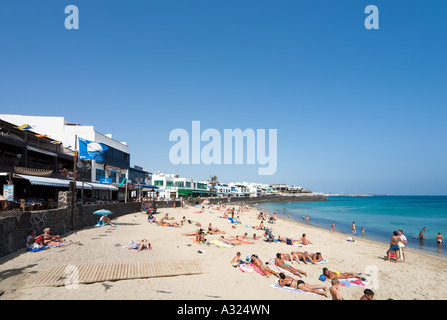 Strand im Zentrum Ferienortes, Playa Blanca, Lanzarote, Kanarische Inseln, Spanien Stockfoto