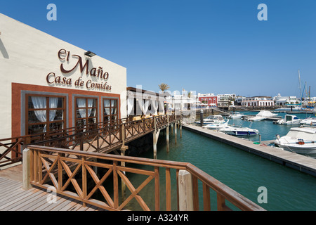 Restaurant am Meer, Puerto Deportivo Marina Rubicon, Playa Blanca, Lanzarote, Kanarische Inseln, Spanien Stockfoto