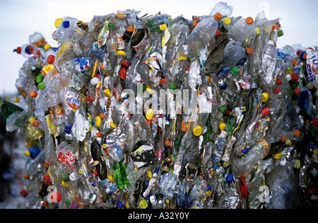 Kunststoff-Flaschen in einem recycling-Zentrum in Düsseldorf, Nordrhein-Westfalen, Deutschland. Stockfoto