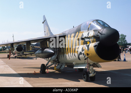 Vought A-7E Corsair, dekoriert mit Tigerstreifen Farben-Schema von der Hellenic Air Force betrieben. Stockfoto