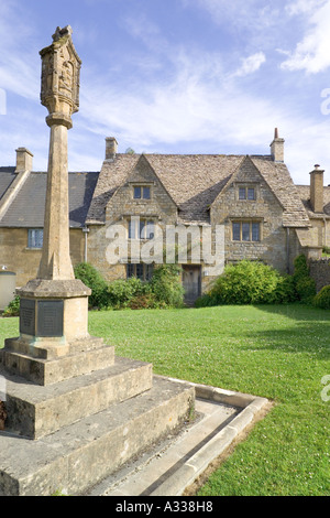 Am frühen Abend im Cotswold Dorf der Guiting macht, Gloucestershire Stockfoto
