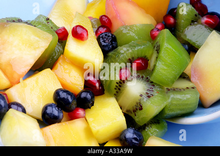 Frisch zubereitete oder Schüssel der gesunden Tropischer Obstsalat mit Keine Personen Stockfoto