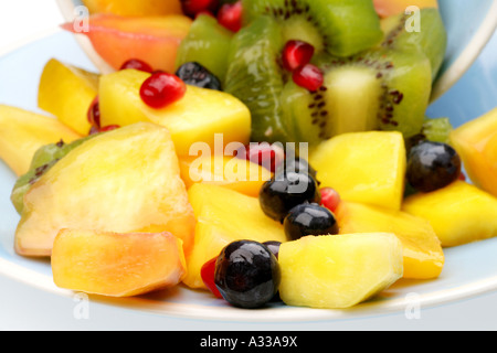 Frisch zubereitete oder Schüssel der gesunden Tropischer Obstsalat mit Keine Personen Stockfoto