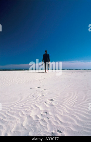 Geschäftsmann am Strand 9EA Stockfoto