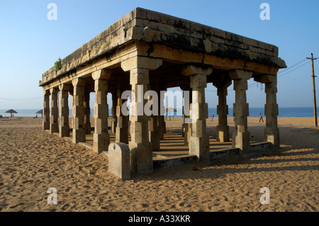 ALTE STEIN-STRUKTUR VON TRAVANCORE KÖNIGREICH IN SANGHUMUGHOM STRAND TRIVANDRUM Stockfoto