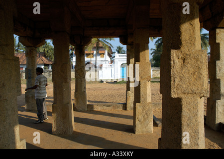 ALTE STEIN-STRUKTUR VON TRAVANCORE KÖNIGREICH IN SANGHUMUGHOM STRAND TRIVANDRUM Stockfoto