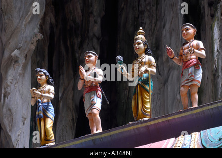 Statuen in einem Tempel in Batu Höhlen in der Nähe von Kuala Lumpur, Malaysia Stockfoto