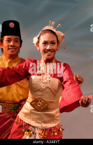 Tänzerinnen der Joget ein Gesellschaftstanz ist, dass die beliebtesten traditionellen Tanz in Malaysia Kuala Lumpur Malaysia Stockfoto