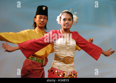 Tänzerinnen der Joget ein Gesellschaftstanz ist, dass die beliebtesten traditionellen Tanz in Malaysia Kuala Lumpur Malaysia Stockfoto