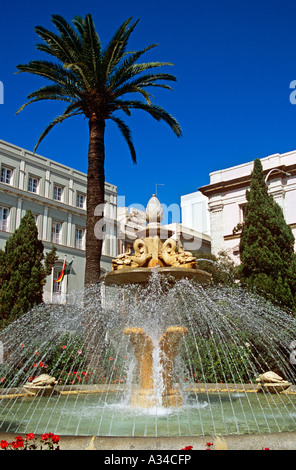 Tortuga-Brunnen, Avenida Ramón de Carranza, Cadiz, Spanien Stockfoto