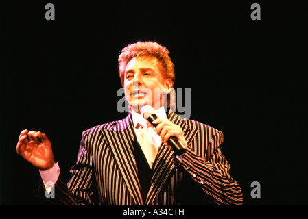 Barry Manilow im Konzert in der Wembley Arena, London, England Stockfoto