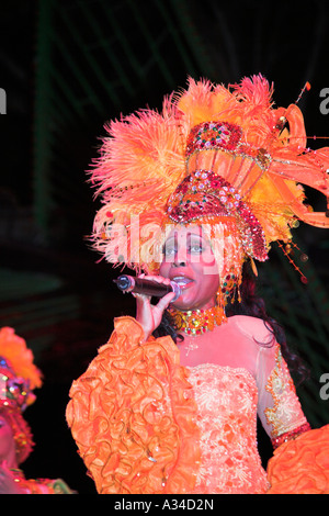 Sänger bei La Tropicana Nightclub, Havanna, Kuba Stockfoto