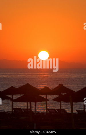 Schönen guten Morgen Sonnenaufgang in Roquetas del Mar in Spanien Stockfoto