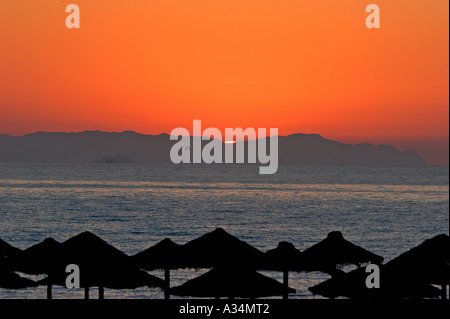Schönen guten Morgen Sonnenaufgang in Roquetas del Mar in Spanien Stockfoto