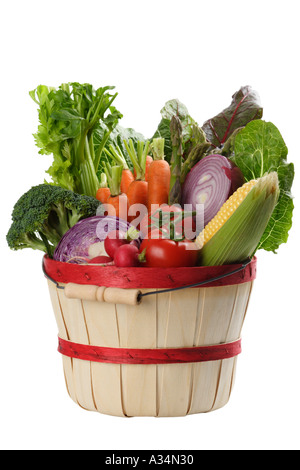 Korb mit frischem Gemüse Stockfoto