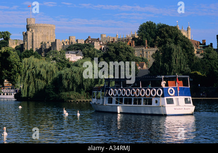 Windsor Castle, gesehen von der Themse, Windsor, Berkshire, Großbritannien Stockfoto