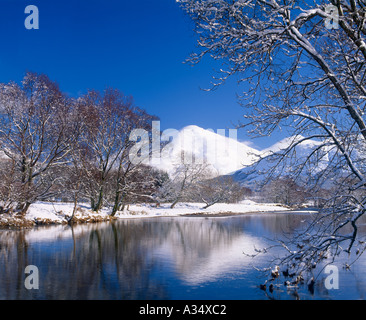 Der Fluss Fillan und Ben mehr angesehen Strath Fillan in der Nähe von Crianlarich, Stirling, Schottland, UK Stockfoto