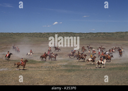 Indische Kriegspartei in der Schlacht von Little Bighorn Custer re Enactment Crow Agency landet in der Nähe von Hardin Montana USA Stockfoto