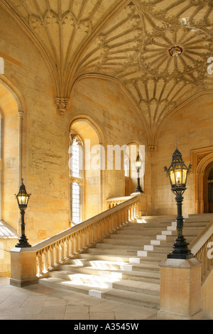 Treppe führt zu den großen Saal, England Christchurch College in Oxford Stockfoto