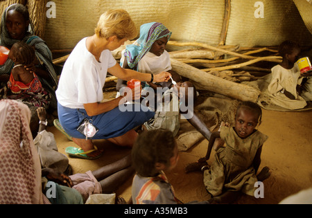 Sudan, Hungersnot, 1985. Flüchtlingslager in El Fasher in der Region Darfur im westlichen Sudan Stockfoto