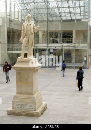 Statue von Robert Burns vor der State Library Adelaide south australia Stockfoto