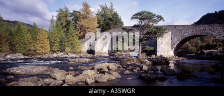 Wahrzeichen, Invercauld Brücke, Fluss Dee Braemar.Aberdeenshire. Schottland GPAN 0031 Stockfoto