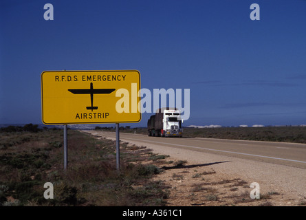 Nullarbor Plain Straßenschild RFDS SIP-0130 Stockfoto