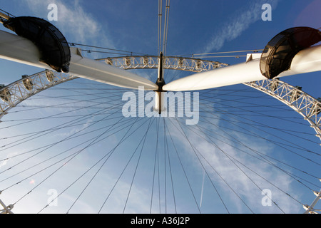 Das British Airways London Eye am Südufer der Themse Stockfoto