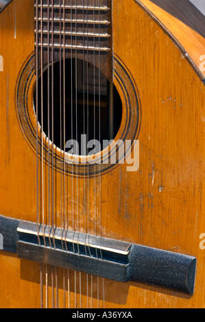 Nahaufnahme der Bandurria, 12-saitige Gitarre Instrument mit Ursprung in Spanien im Mittelalter. Vor allem verwendet in der Volksmusik. Stockfoto