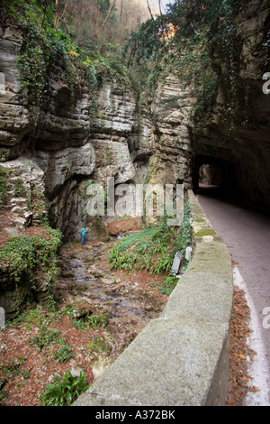 Forra del Brasa ". Schlucht in Panoramastraße von Tremosine Tal. Gardasee Stockfoto