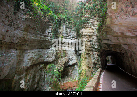 Forra del Brasa ". Schlucht in Panoramastraße von Tremosine Tal. Gardasee Stockfoto