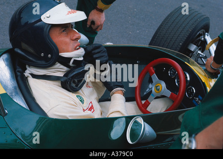 Jim Clark zweimal Formel-1-Weltmeister und Grand Prix Rennfahrer-Legende in seinem Lotus Stockfoto