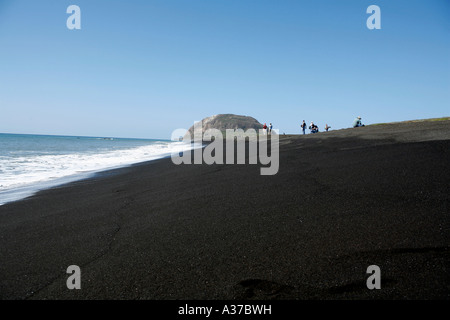 Der schwarze Sand der Invasion Strände von Iwo Jima. Es war über diesen Sand, dass die US-Marines Iwo Jima am 19. Februar angegriffen Stockfoto