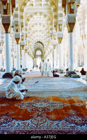 Medina Saudi Arabien Propheten Moschee innen Stockfoto