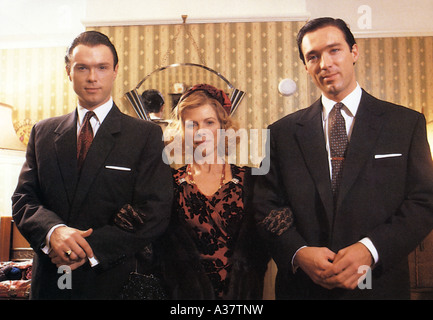 DIE KRAYS 1990 Rang Film mit linken Gary Kemp, Martin Kemp und Billie Whitelaw Stockfoto