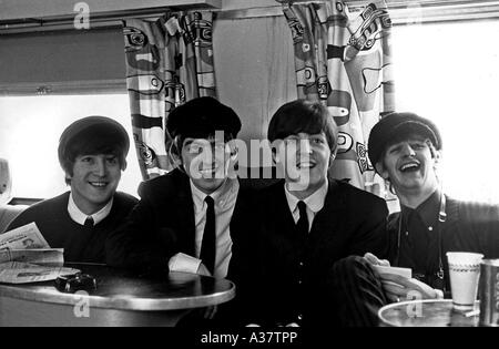 BEATLES in einem Zug während ihrer Tour August 1964 in Amerika vom linken John Lennon, George Harrison, Paul McCartney, Ringo Starr Stockfoto