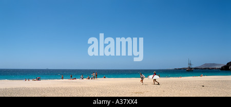 Panorama Blick auf Playa de Papagayo, in der Nähe von Playa Blanca, Lanzarote, Kanarische Inseln, Spanien Stockfoto