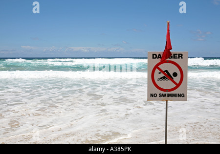 "Kein Schwimmen" zu unterzeichnen, Surfers Paradise, Queensland, Australien Stockfoto