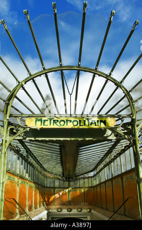 DAUPHINE U-BAHNSTATION - PARIS - FRANKREICH Stockfoto