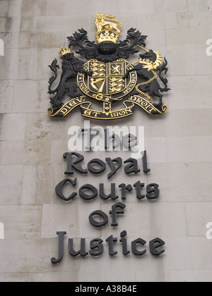 Die Royal Courts of Justice werden auch als Law Courts, Strand, Holborn, London, England, Großbritannien bezeichnet Stockfoto