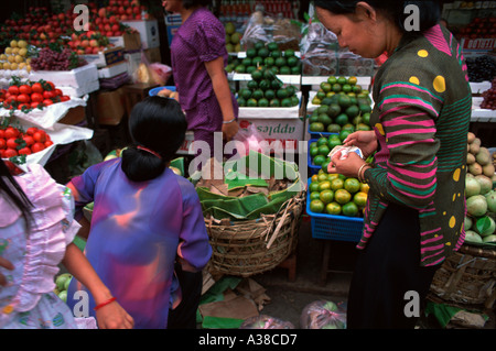 Straßenmarkt, Saigon, Vietnam Stockfoto